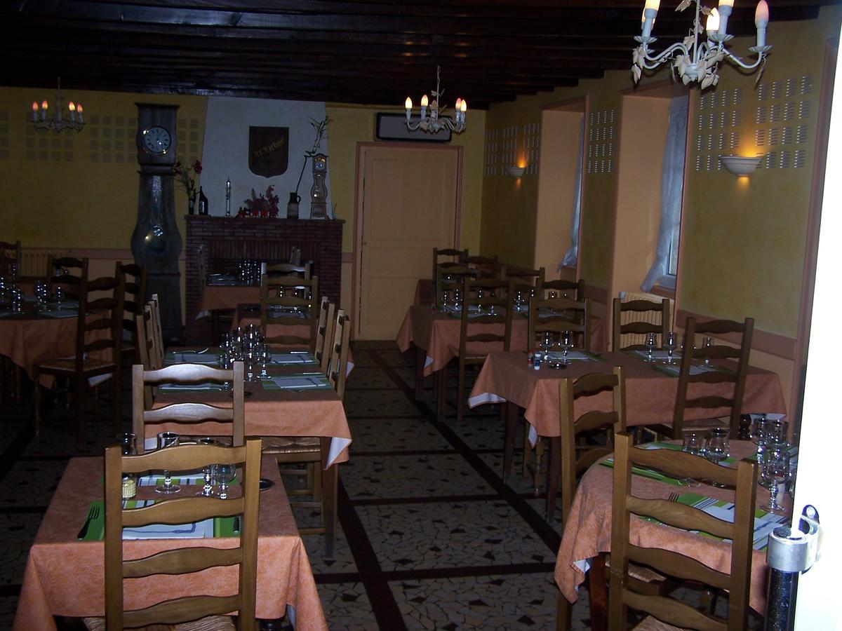 Le Lichou Hotell Vallon-en-Sully Eksteriør bilde