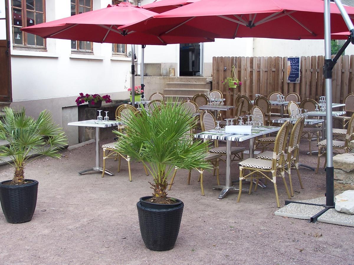 Le Lichou Hotell Vallon-en-Sully Eksteriør bilde